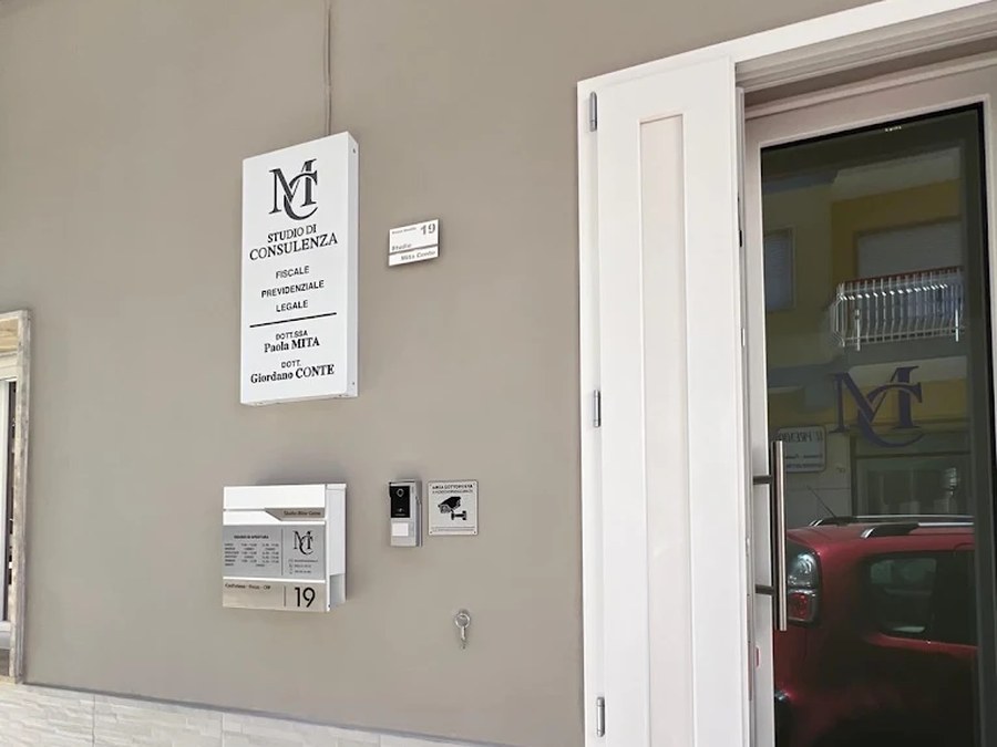 Ingresso della sede di Confintesa Nuove Generazioni in Via Simon Gentil 19, Nardò